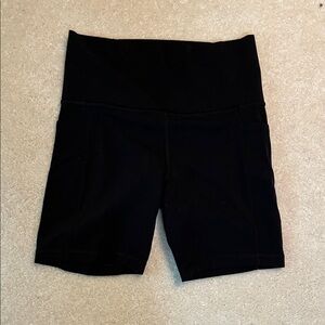 Athleta Women's Black Salutation 7”  Shorts